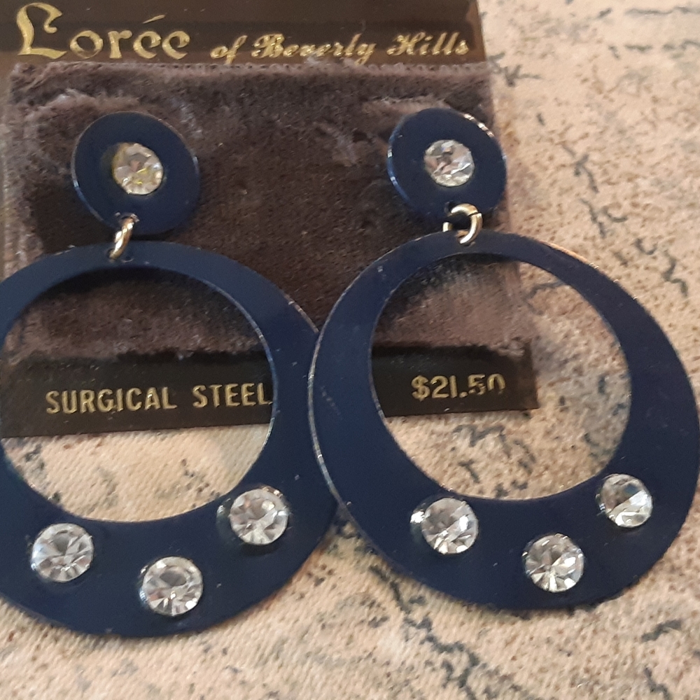 Earrings - Picture 2 of 4